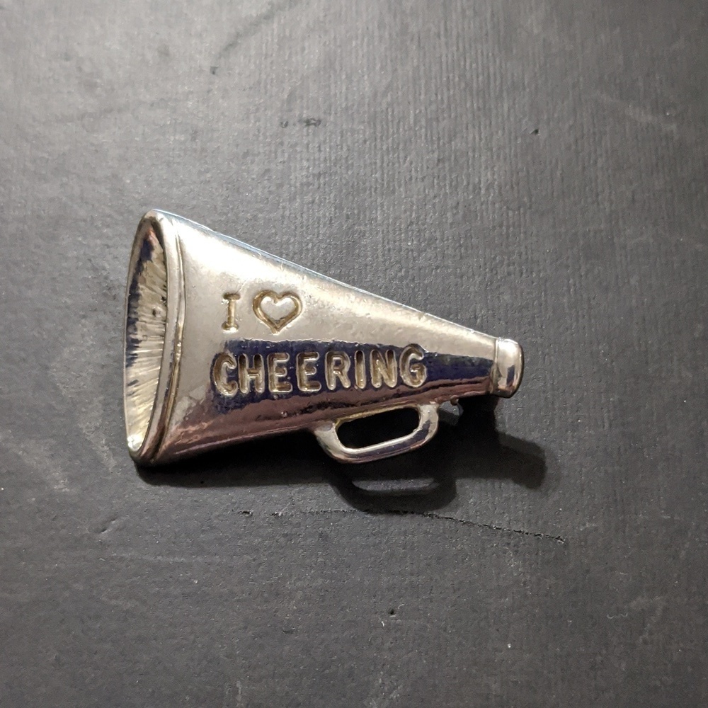 VINTAGE Silver Tone I Heart Love Cheering Megaphone Cheer Cheerleader Brooch Pin